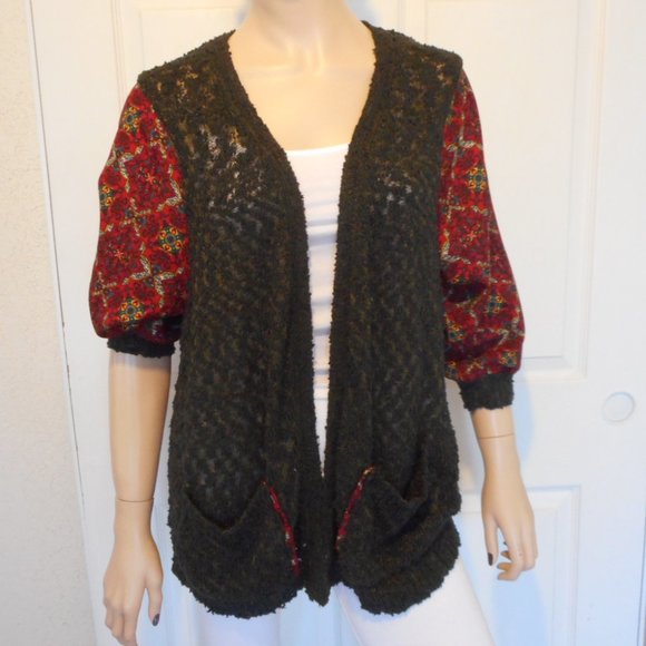 Buckle BKE BOUTIQUE Cardigan Red Print Size Medium - Picture 1 of 10